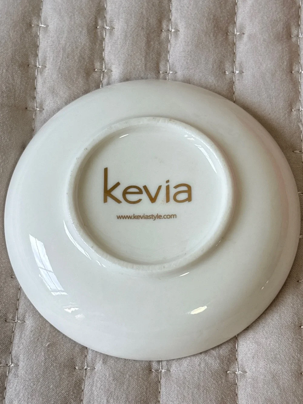 Kevia White Ceramic Gold Love Arrow Ring Dish Jewelry Trinket Tray